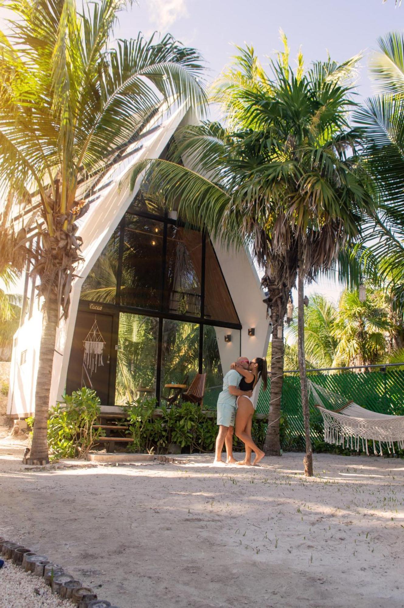 Xtambaa Cabins & Spa Only Adults El Cuyo Eksteriør bilde